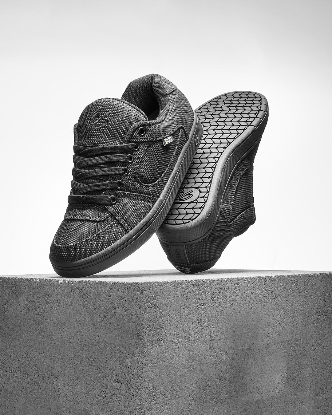 ES KEVLAR ACCEL (BLACK)