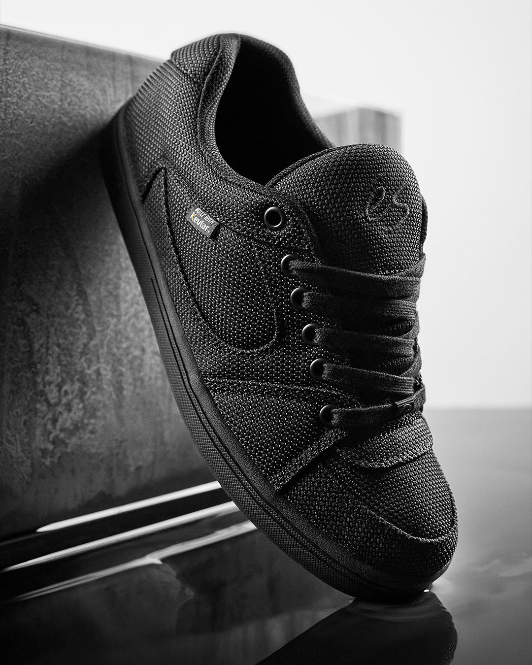 ES KEVLAR ACCEL (BLACK)